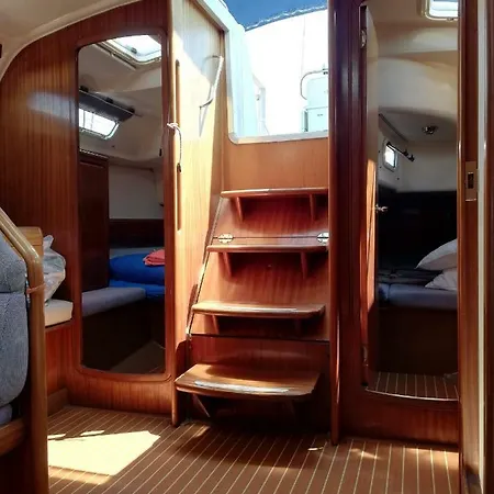 Botel Amber Moon - Boat & Breakfast *